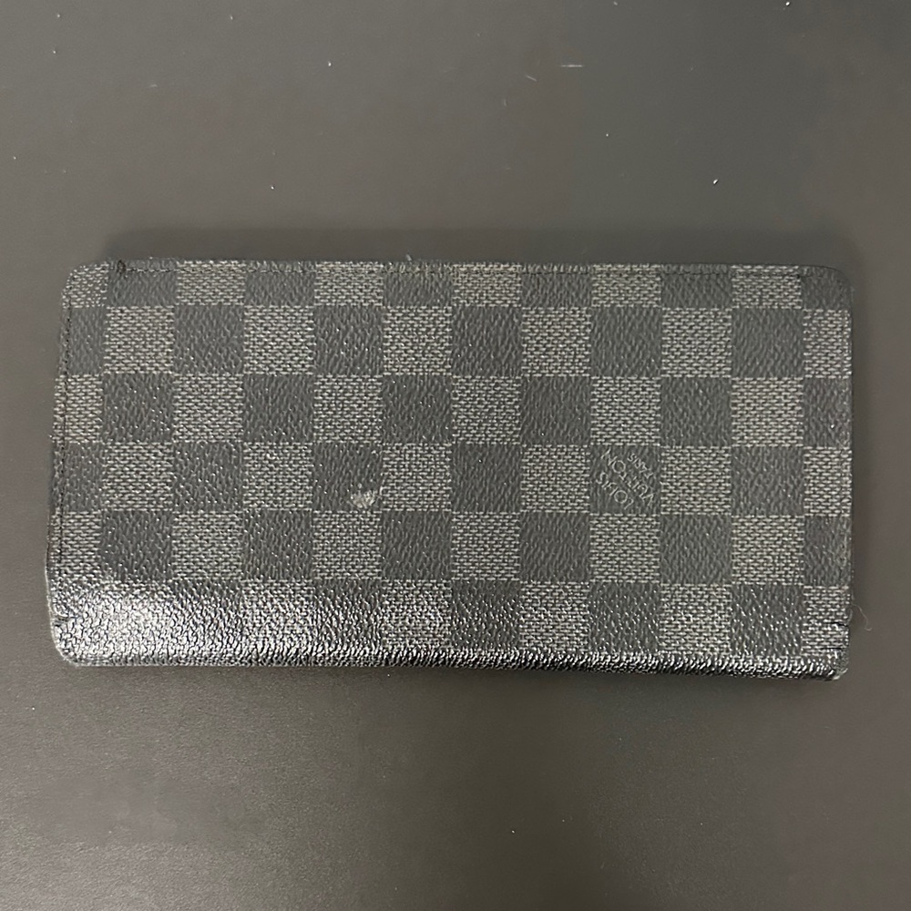 💯% Authentic Louis Vuitton Damier Gray & Black Wallet.